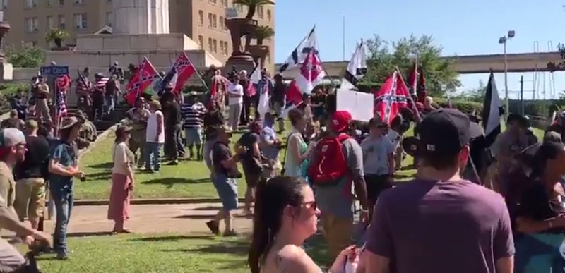 Fights Break Out At Pro Confederate Monument Rally In New Orleans The Right Scoop 