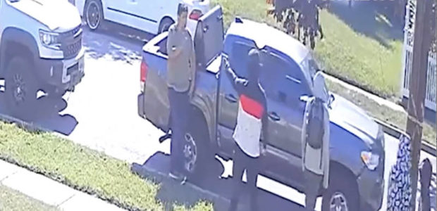 AWESOME VIDEO – Four black guys try to rob a former Marine at gunpoint, but it doesn’t go as planned…