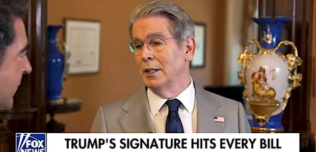 BREAKING VIDEO – Scott Bessent shows official new President Trump coin